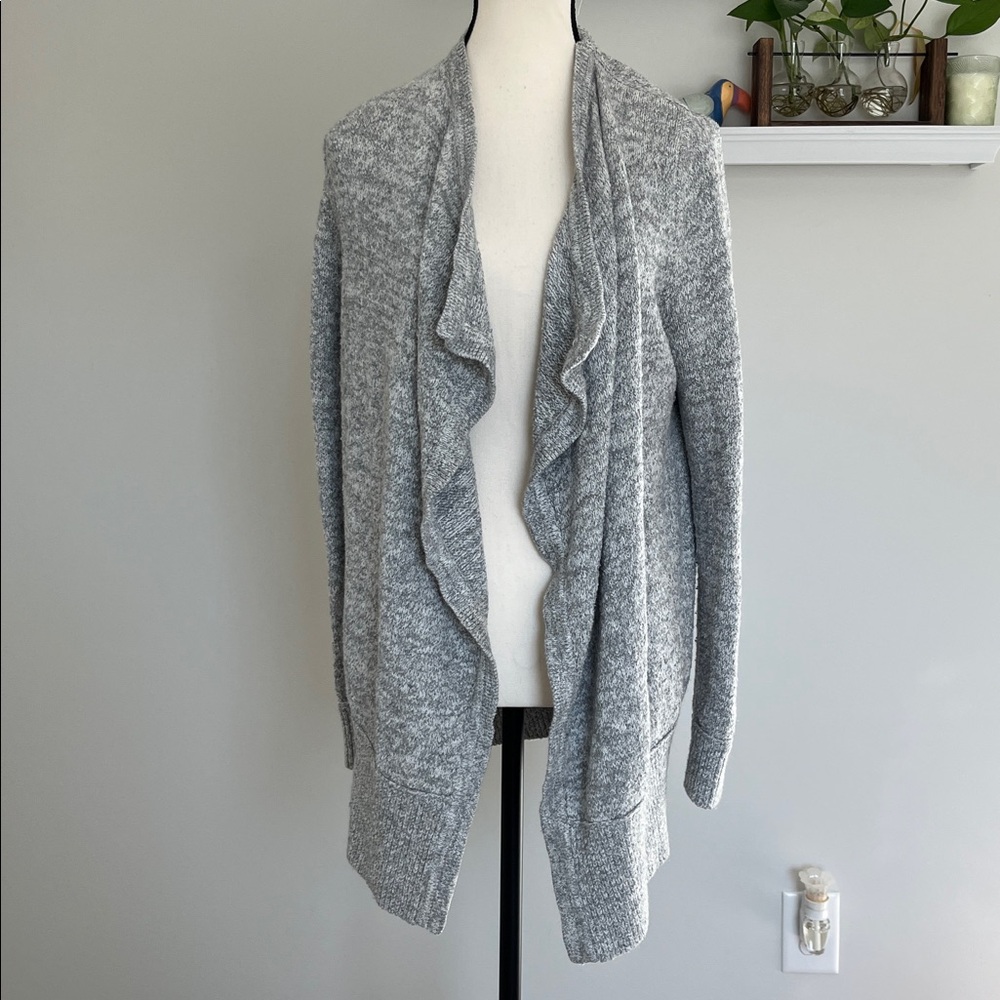 LOFT Gray Open Front Knit Cardigan 💚